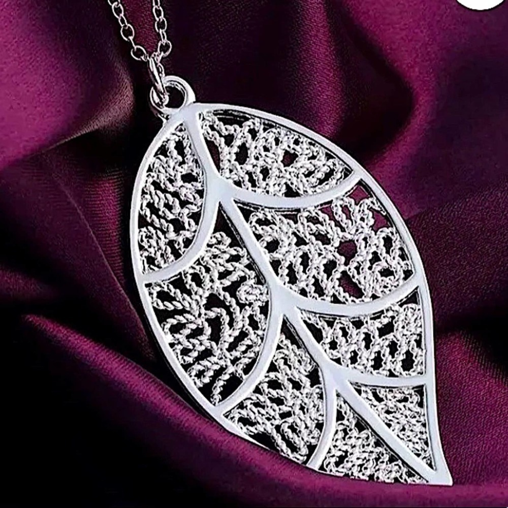 STERLING SILVER LEAF NECKLACE